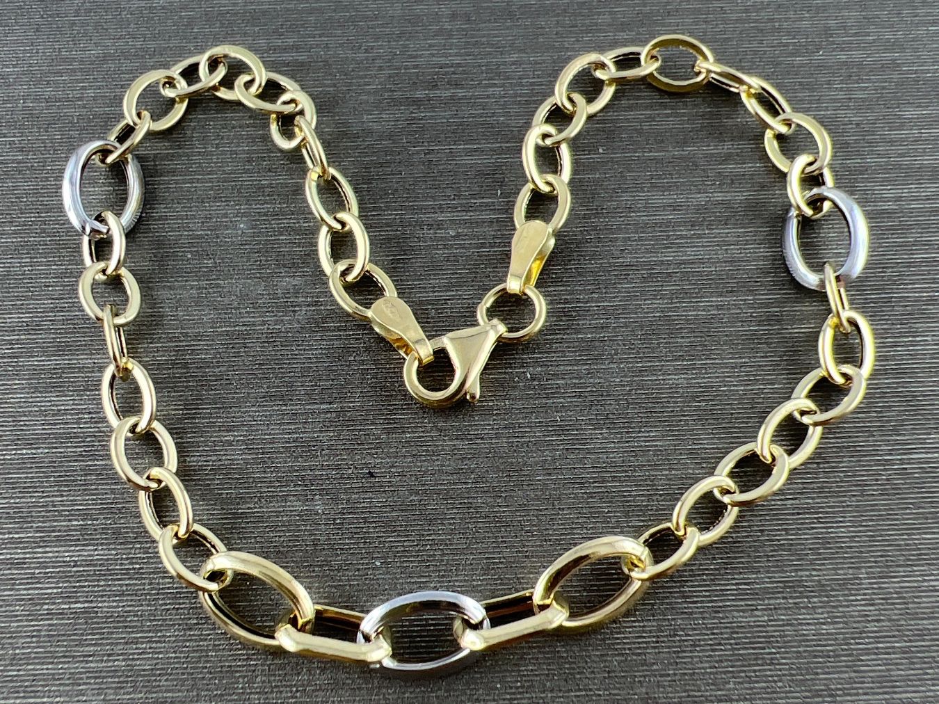 Armbänder & -reifen: Armkette 750 Gold – Gebraucht aus Niederuzwil von leo_8857