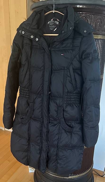 Giacche: TOMMY HILFIGER Daunenjacke schwarz M – Usato da Basel venduto da Findus78