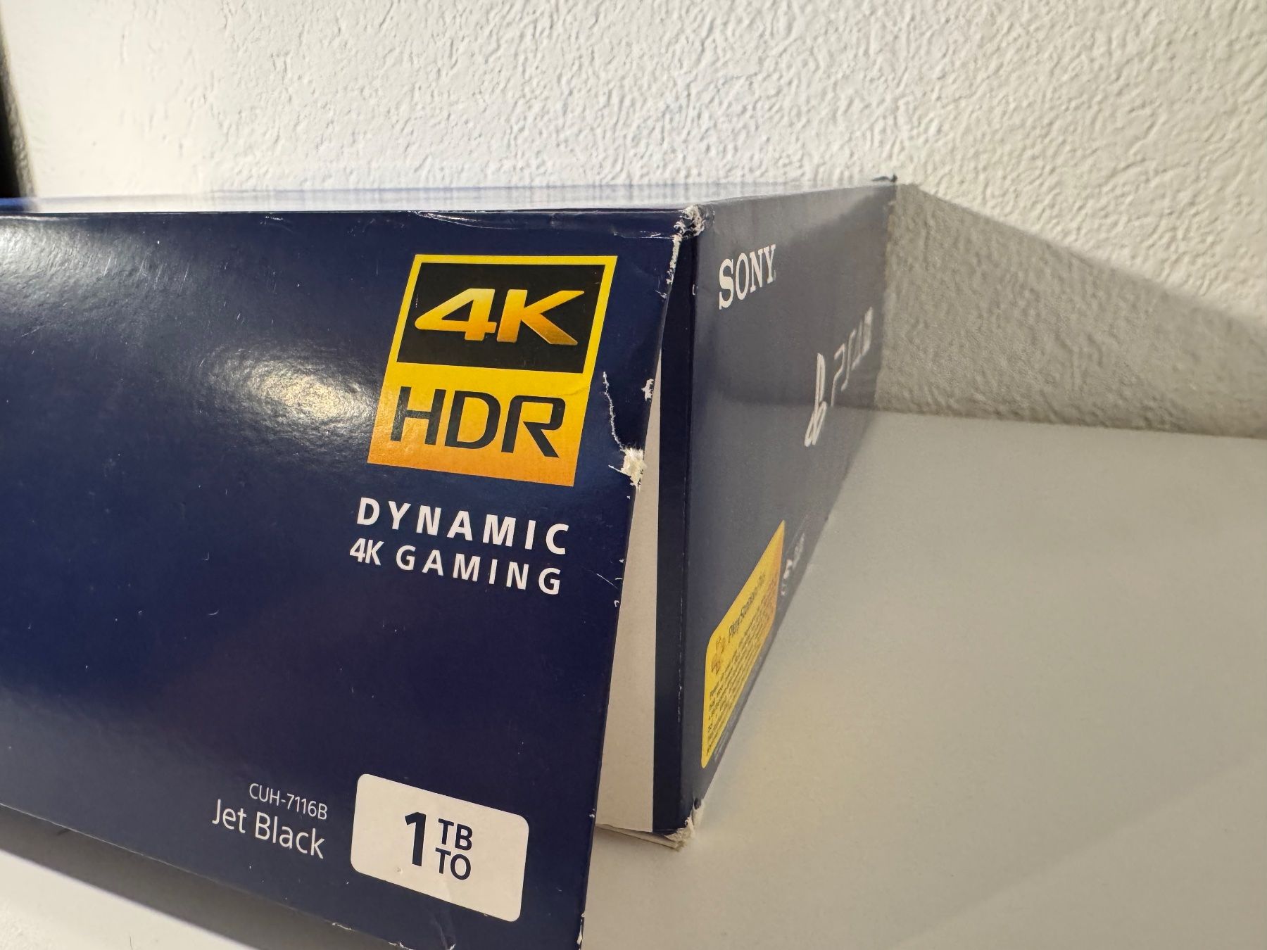 Sony Console: Playstation 4 Pro mit OVP – Usato da Bettlach venduto da awi_7jcb 4