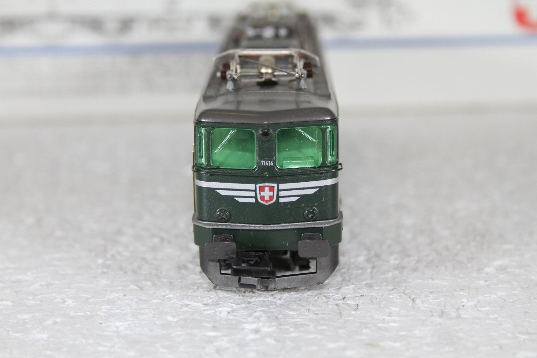 Märklin Modelleisenbahnen: Märklin 3338 SBB Ae 6/6 Bern analog – Neu (gemäss Beschreibung) aus Triesen von gleis8 5