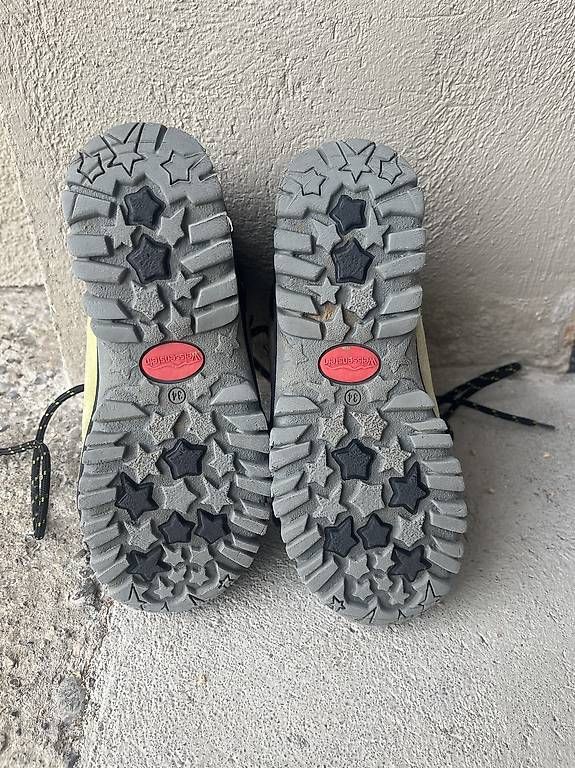 Scarpe per ragazzi: Chaussures de marche taille 34 – Usato da Sugiez venduto da Essenti3L 1