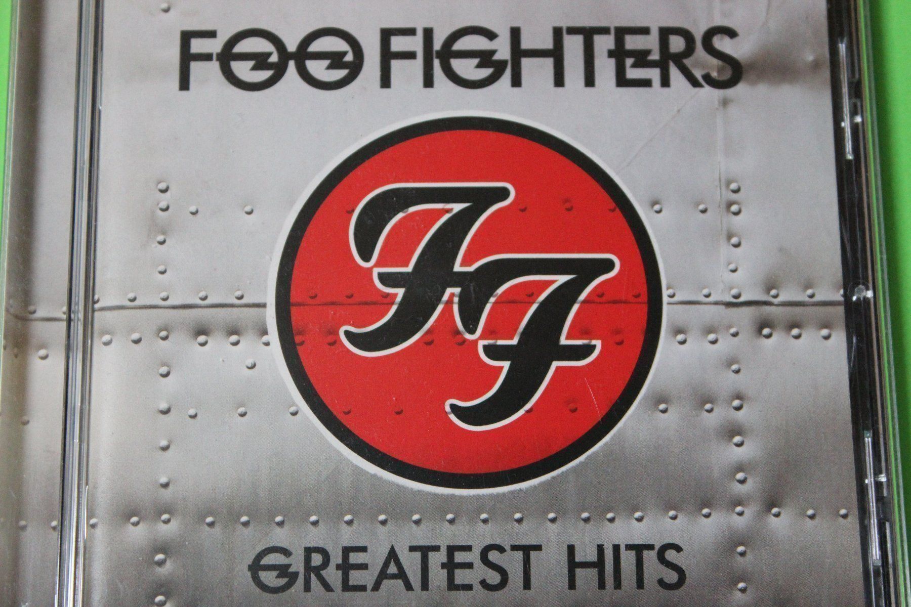 CD: FOO FIGHTERS - GREATEST HITS CD 2009 Dave Grohl von Nirvana – Usato da Tübach venduto da JamesStone 2