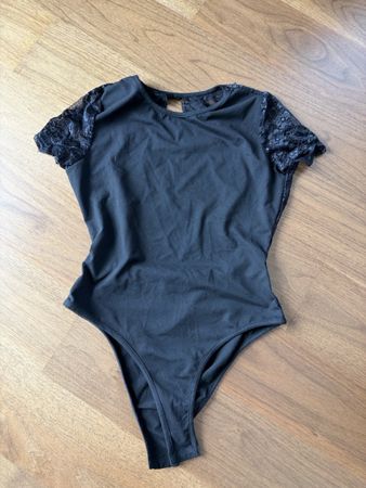 neu Schwarzer Body mit Spitze, Kurzarm, Gr M