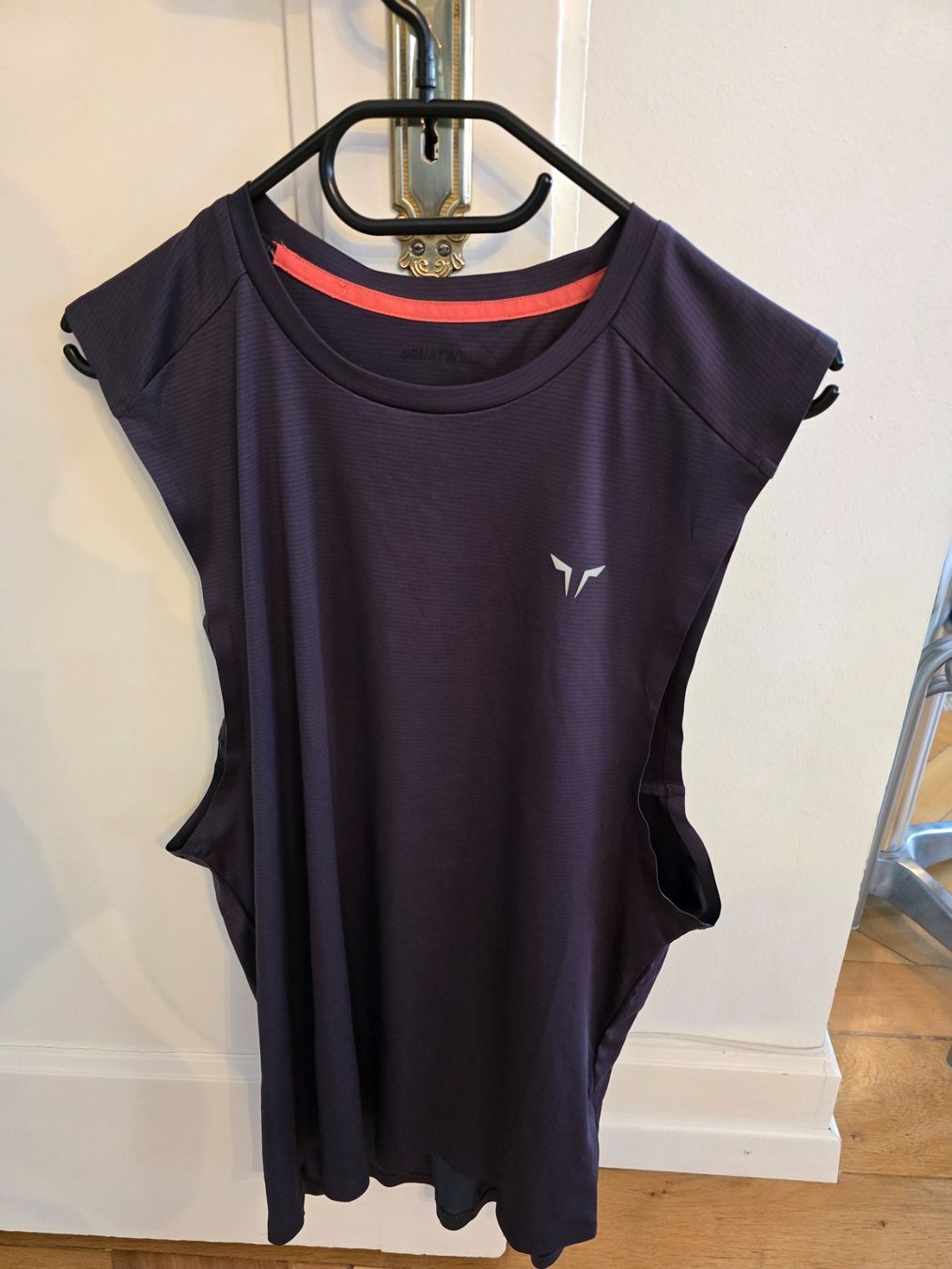 T-shirt: Squatwolf Gym Tanks – Nuovo (secondo la descrizione) da Grenchen venduto da Lucifero17 2