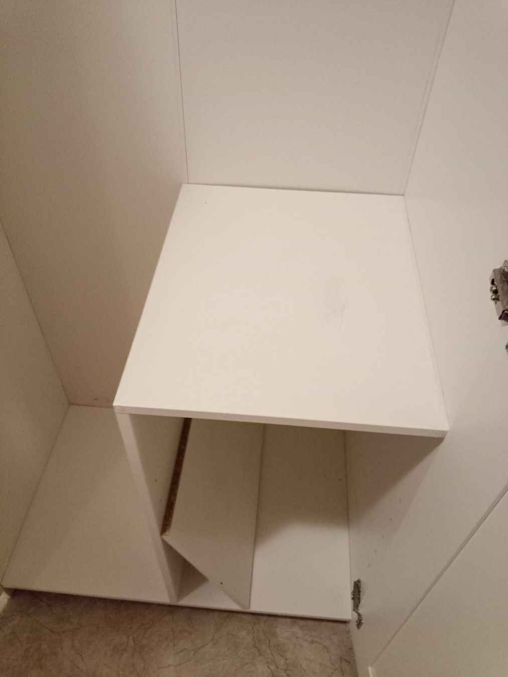 Ikea Armadi: Ikea Kleiderschrank weiss – Usato da Fribourg venduto da ffr_ytd2 2