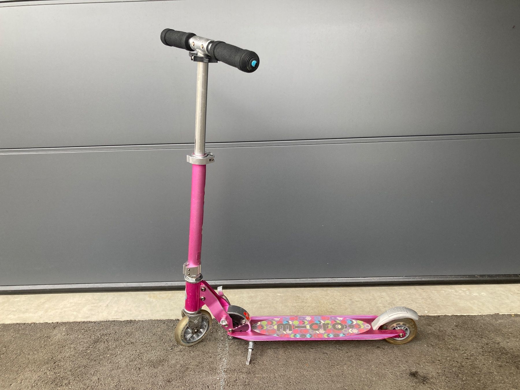 Micro Kickboard: Micro Scooter, Kinderroller/Kickboard – Usato da Widnau venduto da VinylDeal
