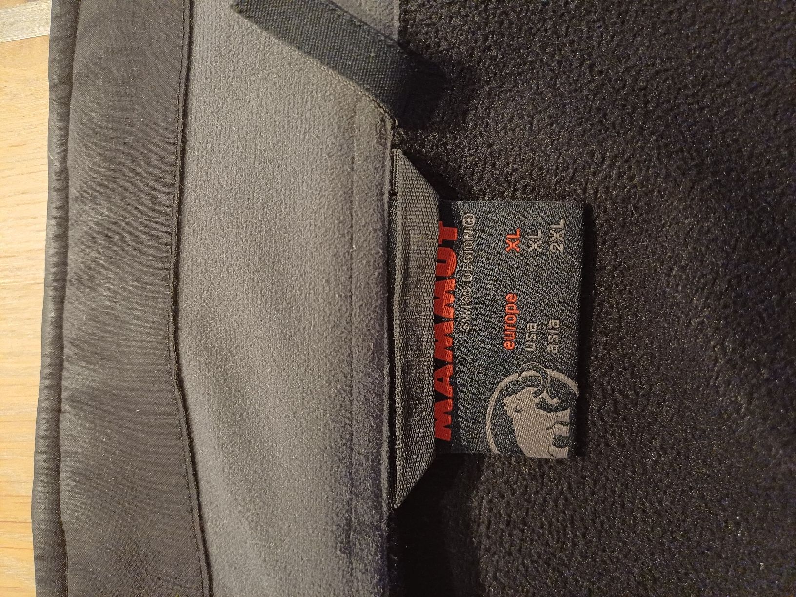 Mammut Giacche: Mammut Soft Shell Jacke schwarz – Nuovo (secondo la descrizione) da Buchs AG venduto da and_cq9k 2