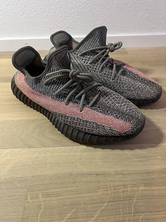 Herrenschuhe: adidas Yeezy Boost 350 Gr. 44 – Gebraucht aus Reinach BL von yannisf