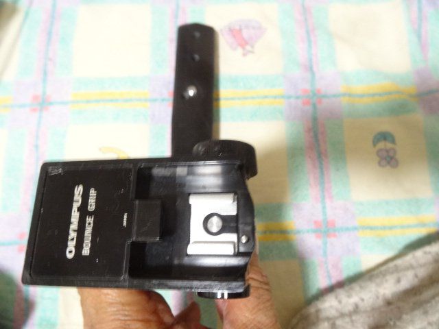 Olympus Fotocamera: OLYMPUS  BOUNCE GRIP MIT BLITZ-TIP TOP LÄÜFT – Usato da zürich venduto da ahmad01 5