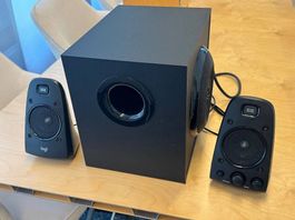 Logitech Z623 2.1 THX Soundsystem 200W - Top Zustand