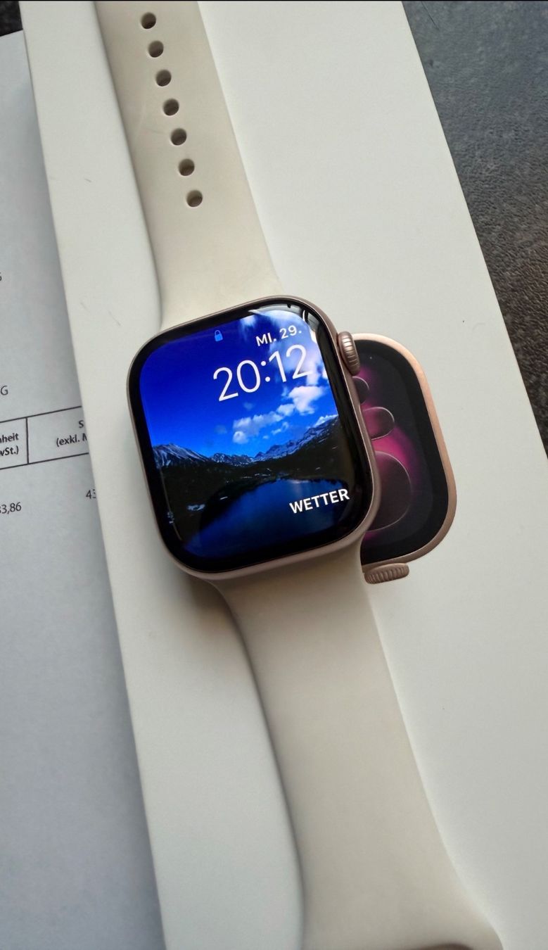 Apple Smartwatch: Apple Watch 11 42 mm wifi&cellular – Usato da Mühleberg venduto da Shindy14