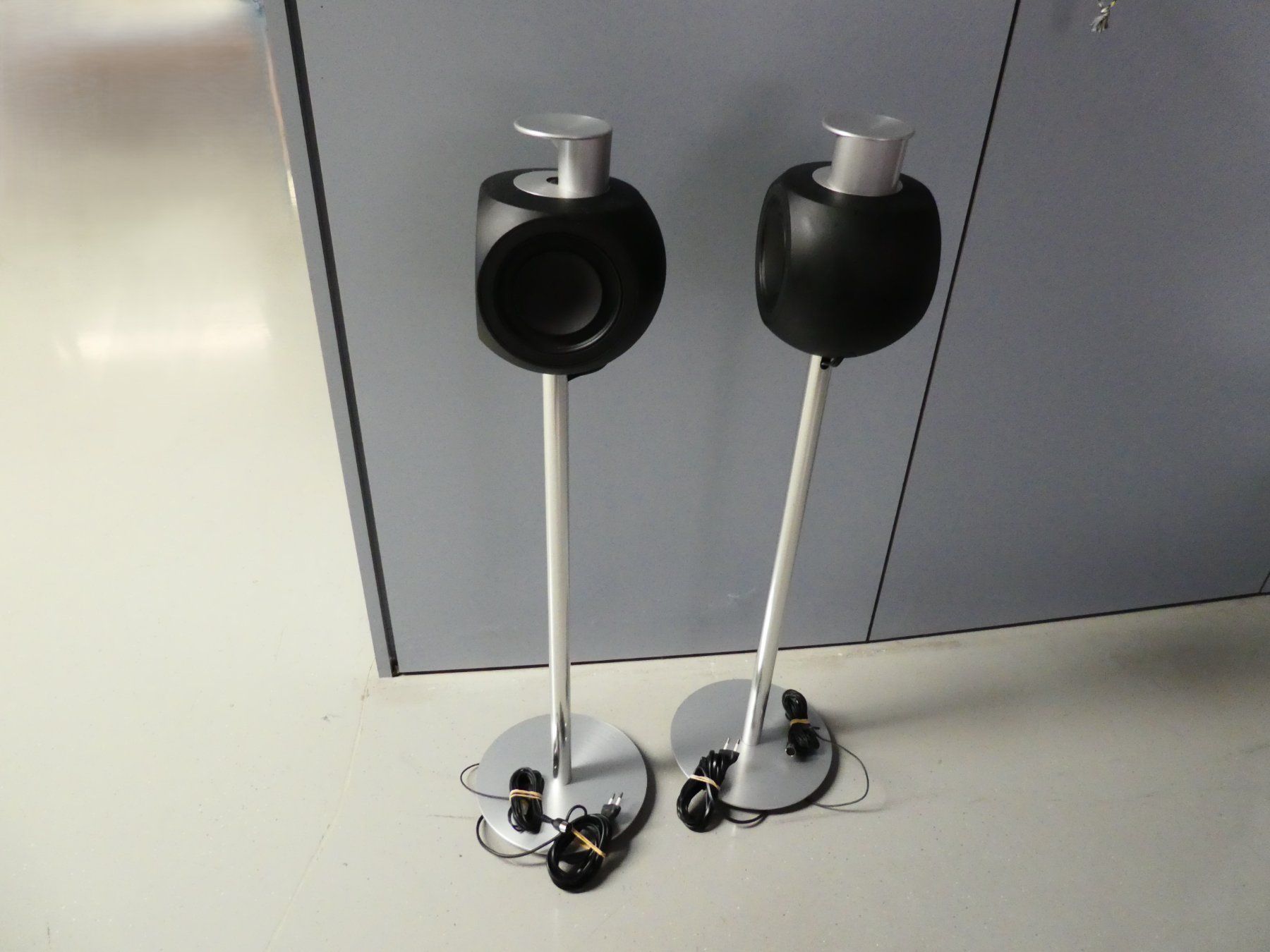 Bang & Olufsen Casse acustiche: BeoSound 4 EU Black + 2× BeoLab 3 Floor Stands – Usato da Urtenen-Schönbühl venduto da Restwert_Schoenbuehl 7