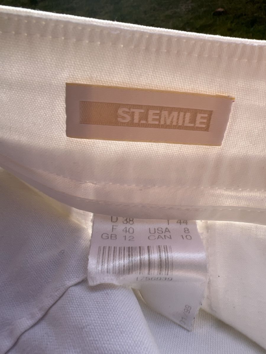 Hosen: St. Emile Short weiss 40 – Gebraucht aus Bonaduz von Malves10 2