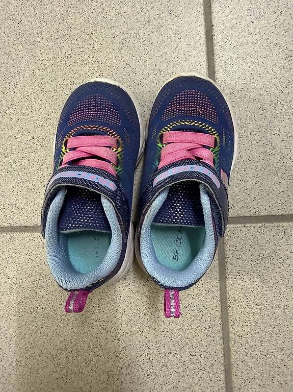 Scarpe per ragazzi: Schuhe kinder Sketcher - gr. 22 – Usato da Zürich venduto da mat_5l7y