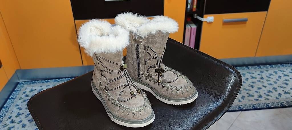 Scarpe per ragazze: Stivaletti bambina – Usato da Locarno venduto da lan_jf9k