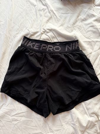 Shorts Nike Pro Schwarz Grösse S guter Zustand