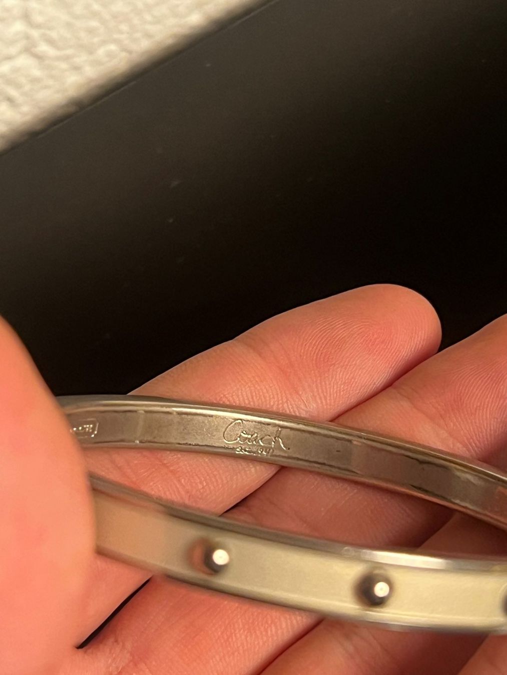 Coach Bracciali & Braccialetti: COACH Armreif Silber Nieten Design – Usato da Winterthur venduto da Dejv 1