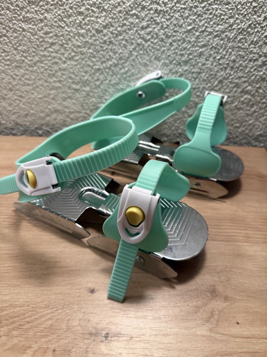 Pattini da ghiaccio: Verstellbare Kinder Schlittschuhe – Usato da Steffisburg venduto da Copy22