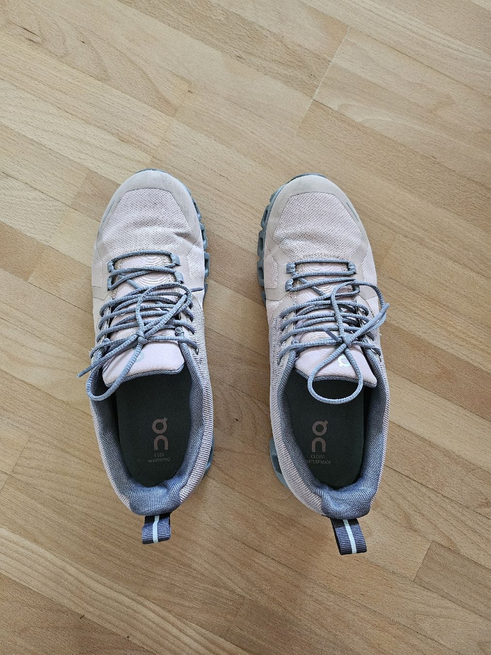 Scarpe da uomo: On Wasserdichte Schuhe Cloud 5, No.40 – Usato da Zürich venduto da Anthippi 1
