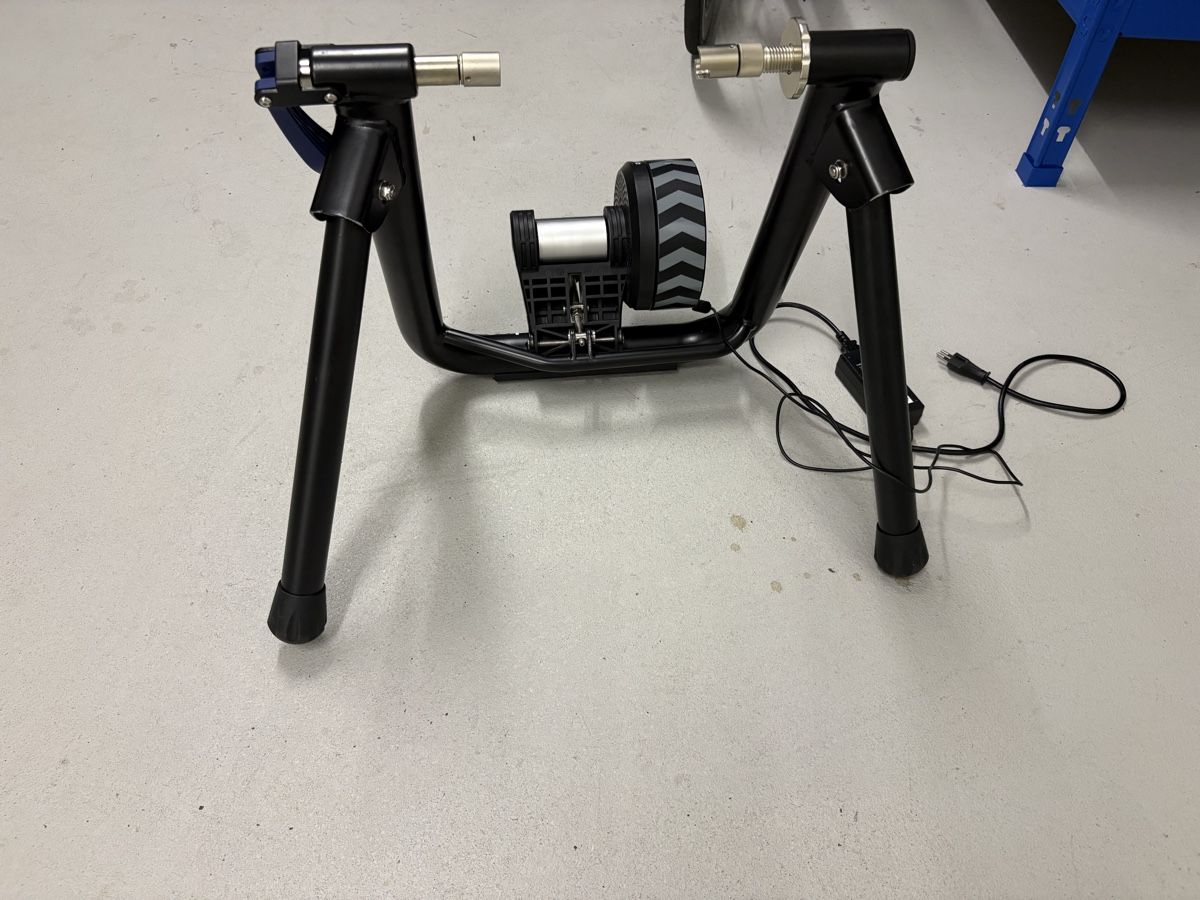 Wahoo Vélos d'appartement: Wahoo Kickr Snap Rolle mit Netzteil – Neuf (Voir description) à Zumikon par boo_zjt6