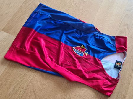 Vintage FC Basel FCB Fan Trikot/ Women S mit altem Logo