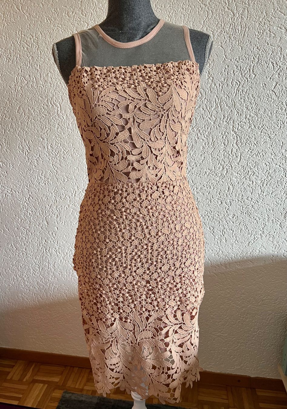Kleider: Damen Spitze Kleid Arbendkleid Gr M – Gebraucht aus Frenkendorf von Style365