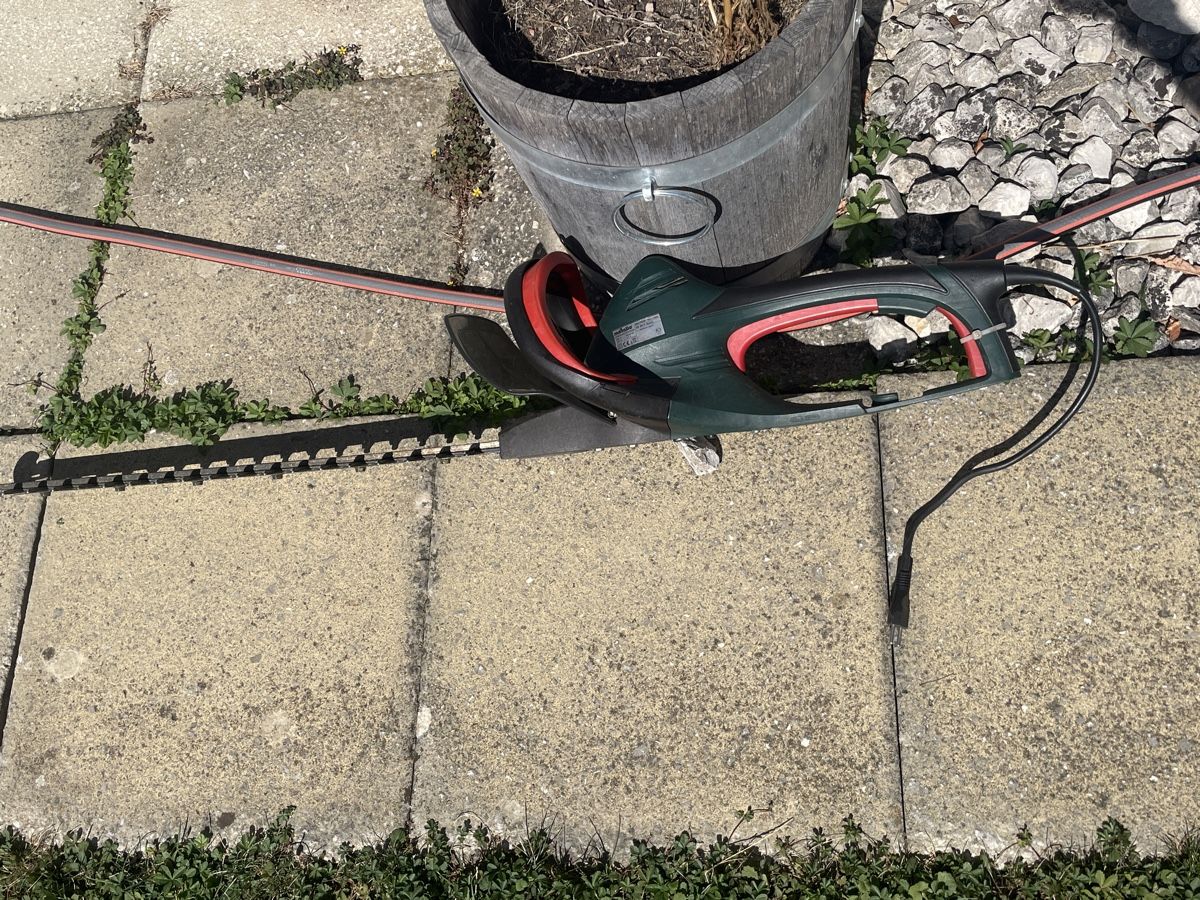 Metabo Alle Werkzeuge: Heckenschere Metabo HS 8675 Quick gebraucht, defekt – Defekt aus Effingen von dinuspichi 1