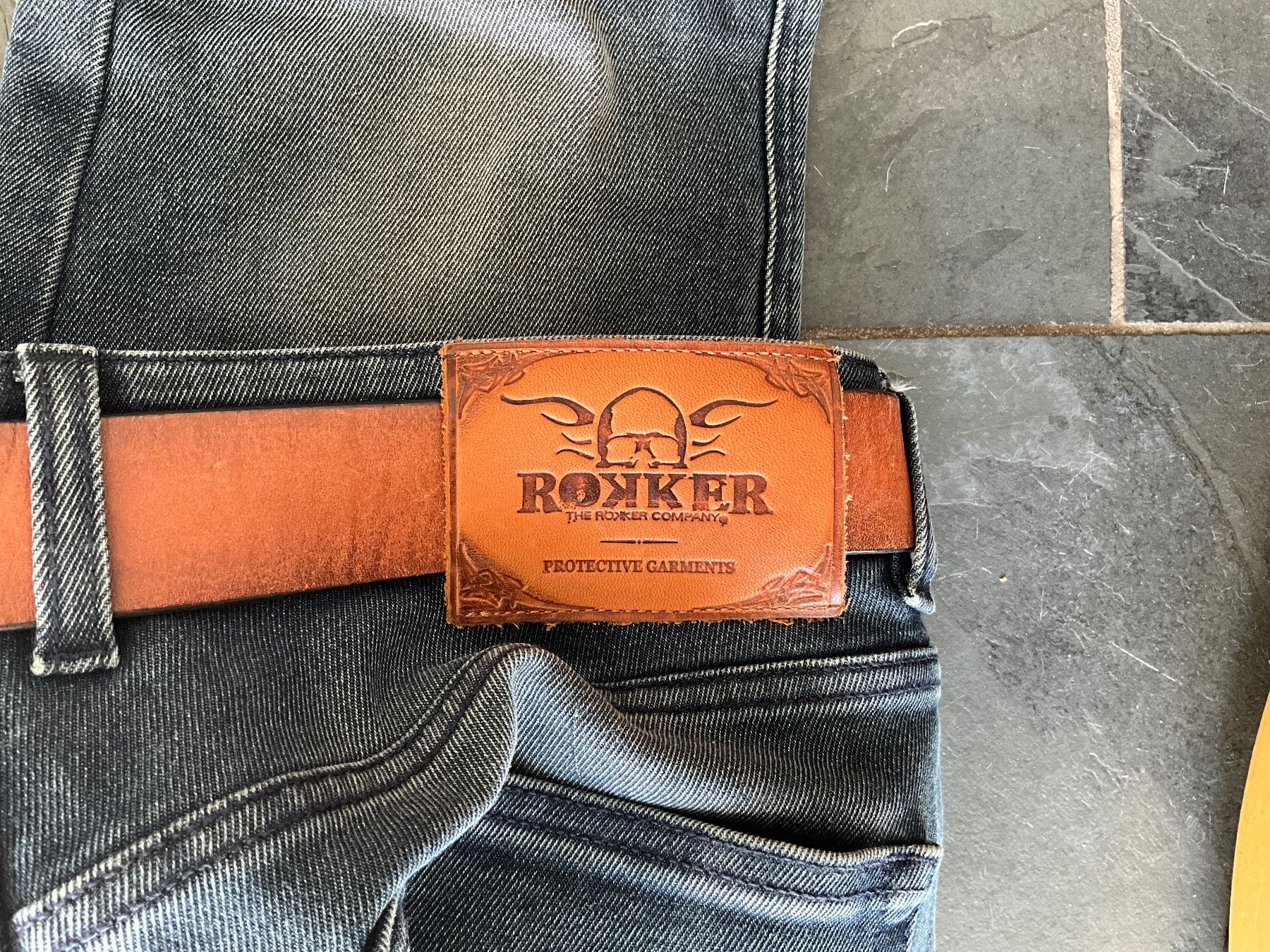 Lotti di vestiti: Harley Davidson Lederjacke / Rokker Motorradhose – Usato da Malans venduto da mkocsi 3