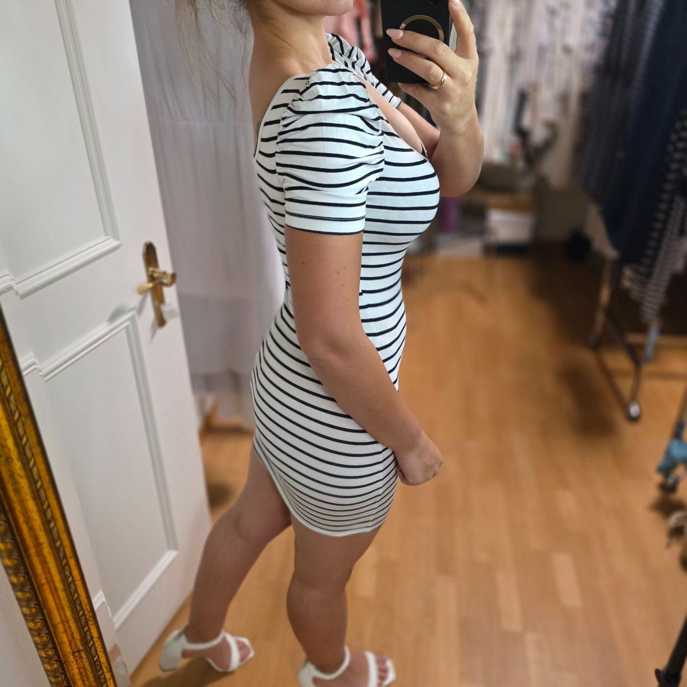Robes: Sommerliches Mini-Kleid mit Streifen, Gr. M – D'occasion à Wald ZH par CapLux 1
