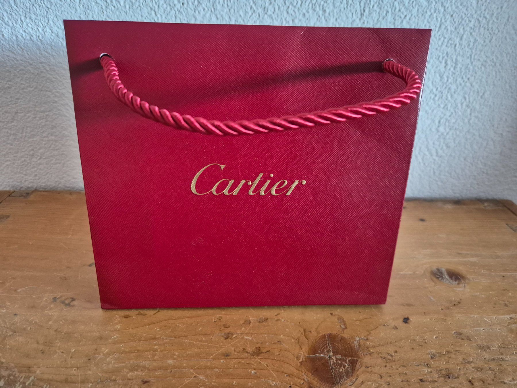 Cartier Borse: Papiertasche Cartier rot 18 x 20 cm Einkaufstüte – Usato da Würenlos venduto da Toolia