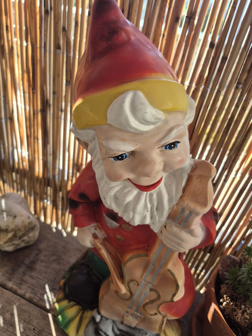 Figuren: Toller Gartenzwerg mit Kontrabass – Gebraucht aus Baar von Zwergen-Atelier4 3