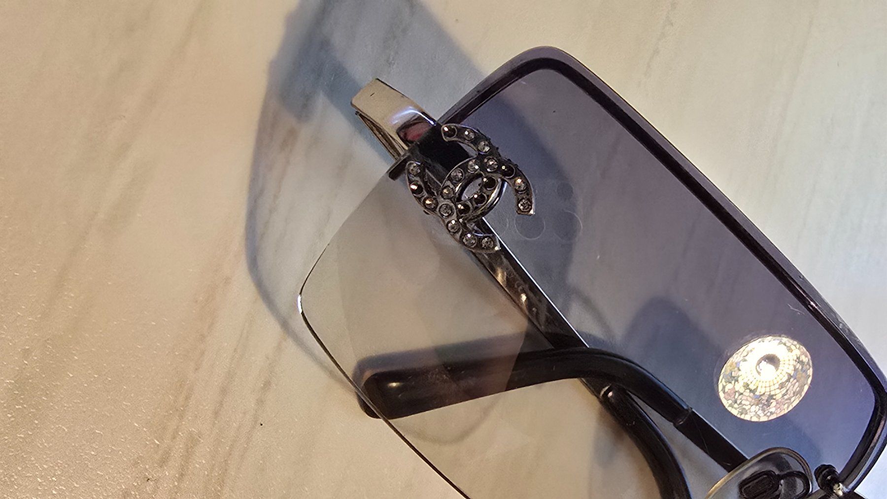 Chanel Lunettes & Verres: Vintage Chanel Sunglasses Rimless with Case – D'occasion à Châtel-sur-Montsalvens par Mirsonuta 8