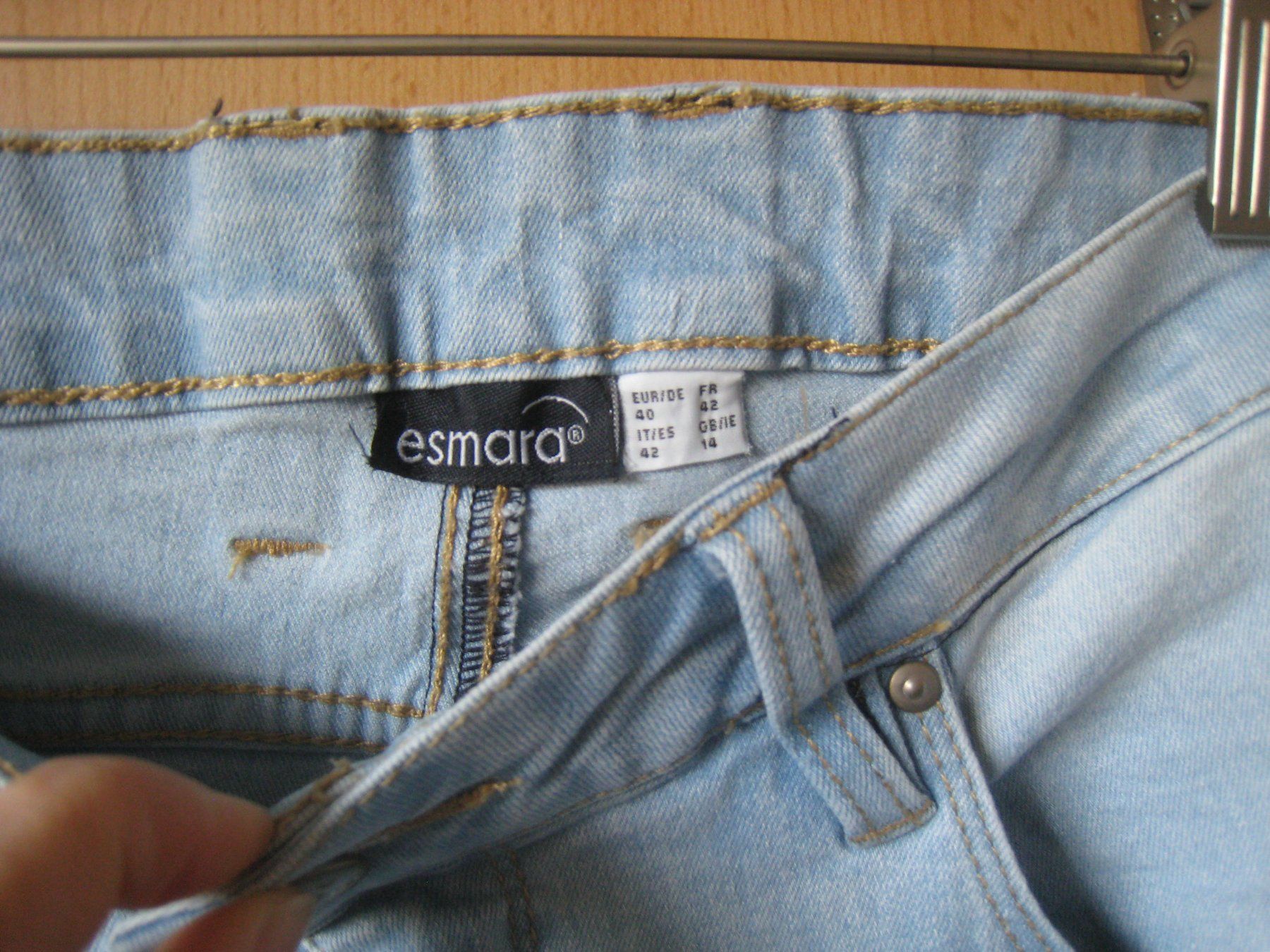 Jeans: esmara JEANS Gr. 40   hellblau strechig – Usato da Dättlikon venduto da Mamakuga 2
