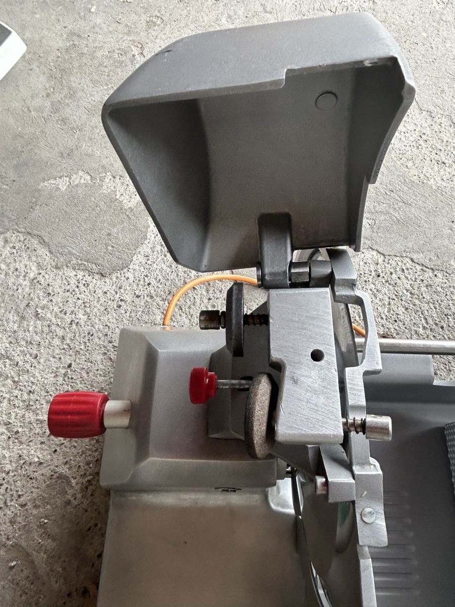 Elettrodomestici da cucina: AUFSCHNITTMASCHINE BERKEL? MANCONI? – Usato da Bottmingen venduto da Surubi 7