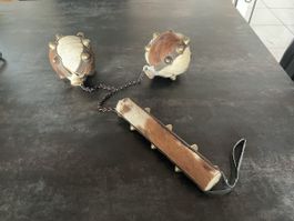 Fléau d’Arme Double Étoiles Cuir Laiton
