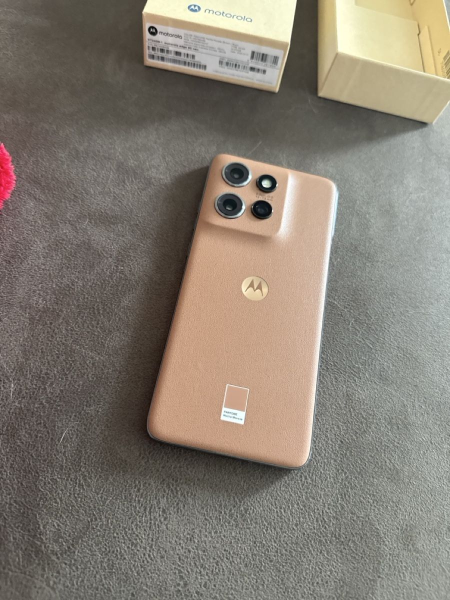 Motorola Telefoni cellulari / Smartphones: Gutes Smartphone zu verkaufen – Usato da Rothrist venduto da Bailey2013 2