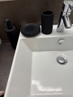 Badezimmer Set schwarz Seifenspender Becher akzeptabel
