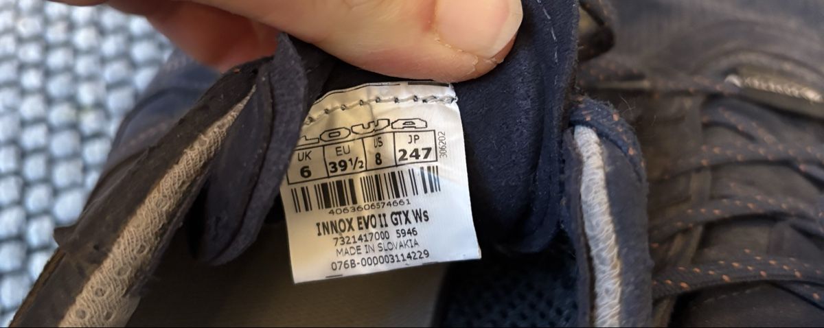 Lowa Scarpe da donna: Lowa Trekkingschuhe 39,5 – Usato da Jona venduto da Passionfruita 3
