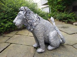 Deko-Löwe aus Papiermache