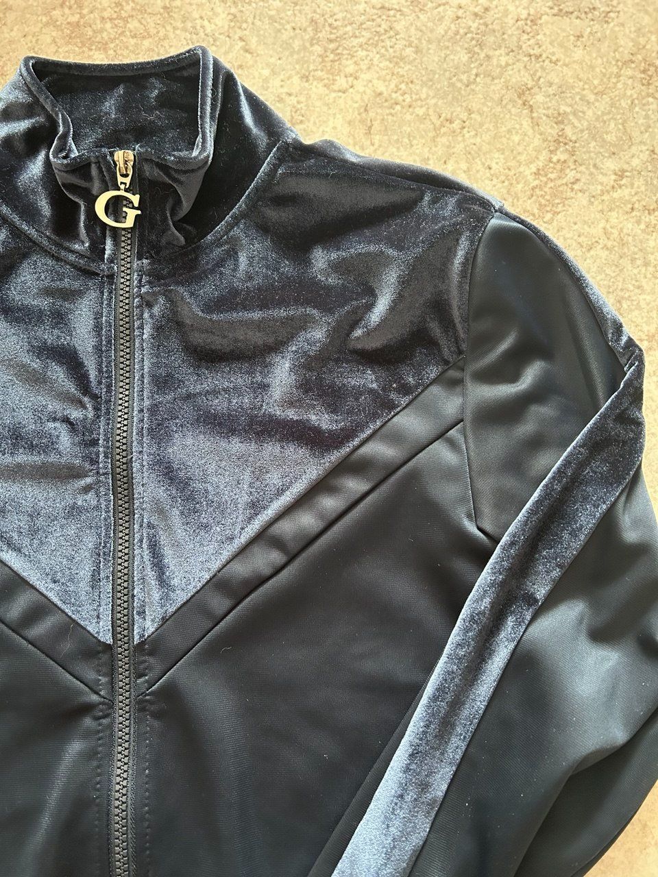 Guess Giacche: Giacca Guess nera S – Usato da Giubiasco venduto da LorisVale 3