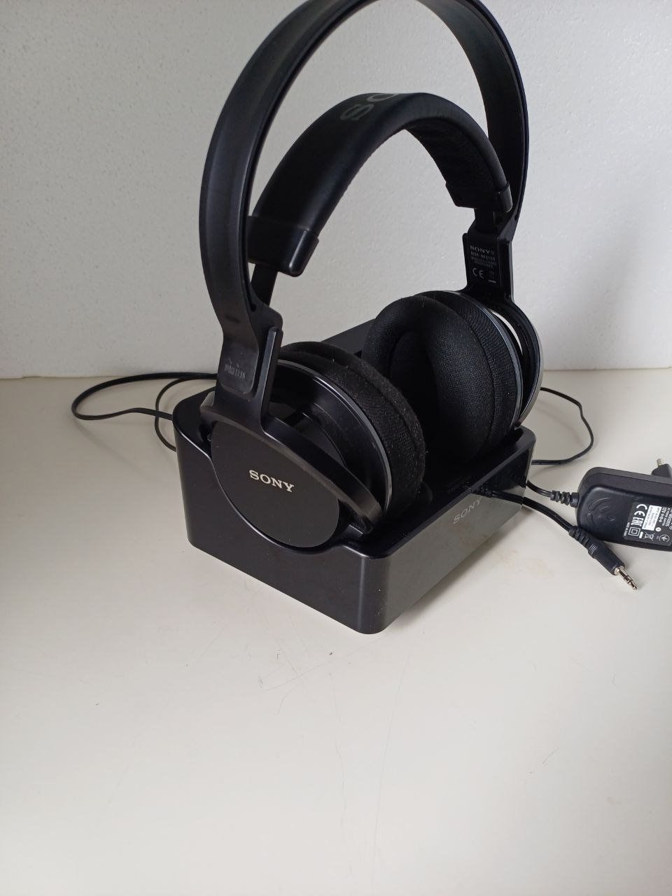 Sony Cuffie: Sony RF MDR-RF855RK Kabellose Kopfhörer – Usato da Bern venduto da Yunkom 1