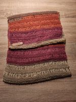 Handgestrickter runder Schal mit Merinowolle