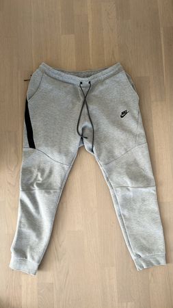 Nike Tech Hose Grau - Grösse L, Top Zustand!