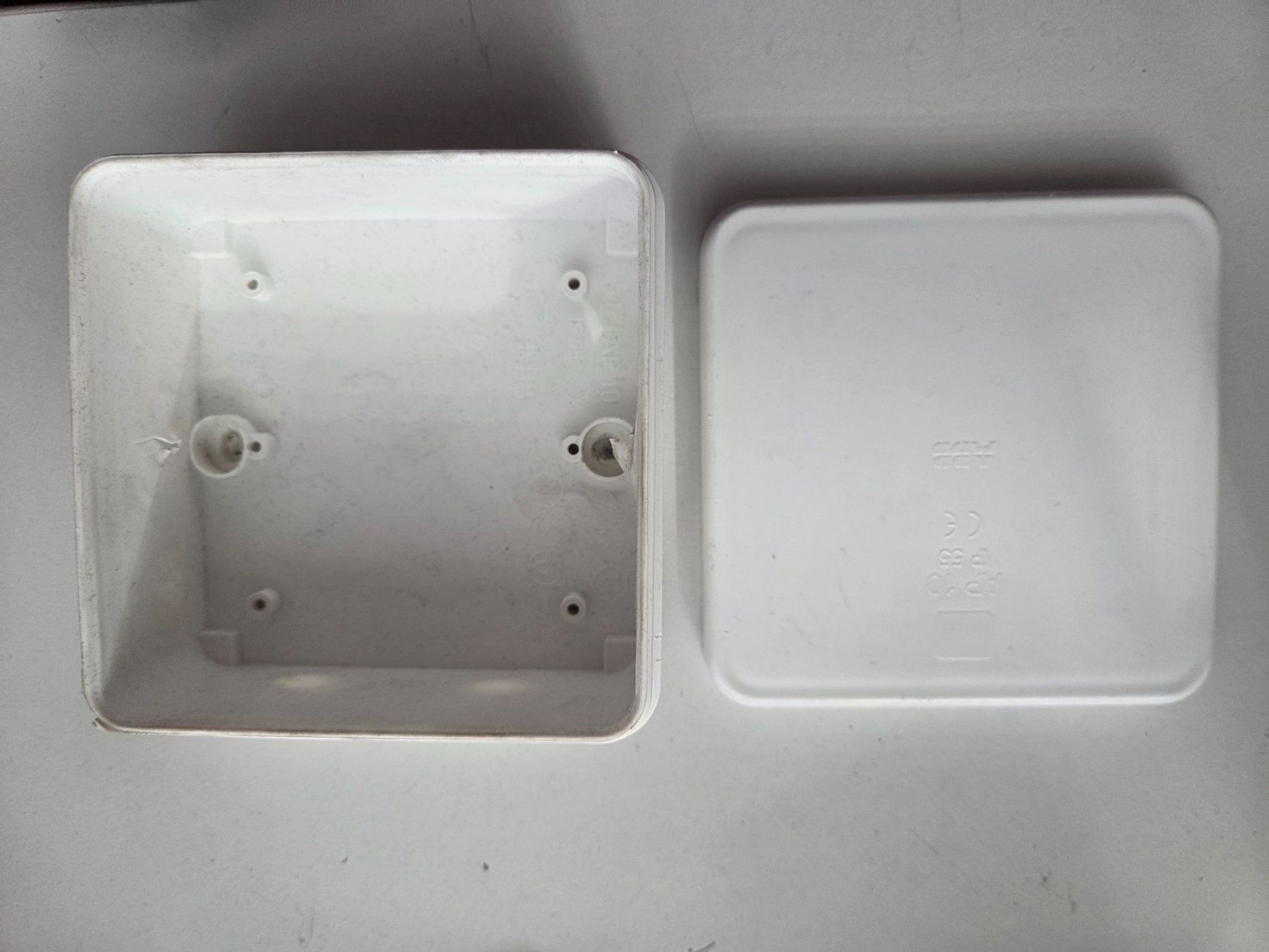 Alimentazione elettrica: ABB, Abzweigdose 80 x 80 x 40 – Usato da Zürich venduto da eymen20 4
