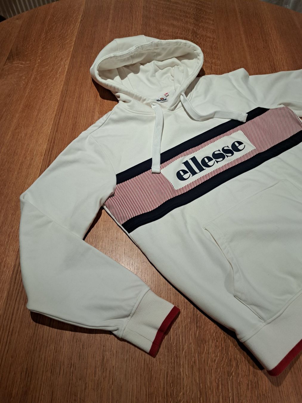 Ellesse Pulls & Sweat-shirts: Ellesse Pullover Grösse S, wie Neu – D'occasion à Matten(St.Stephan) par brocanteur86 1