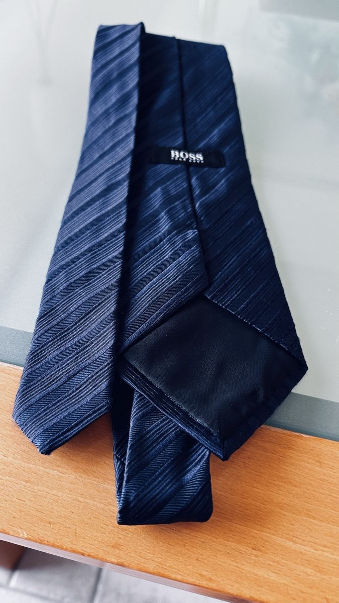 Hugo Boss Cravates: BOSS Krawatte Blau – D'occasion à Watt par Beautiful 1