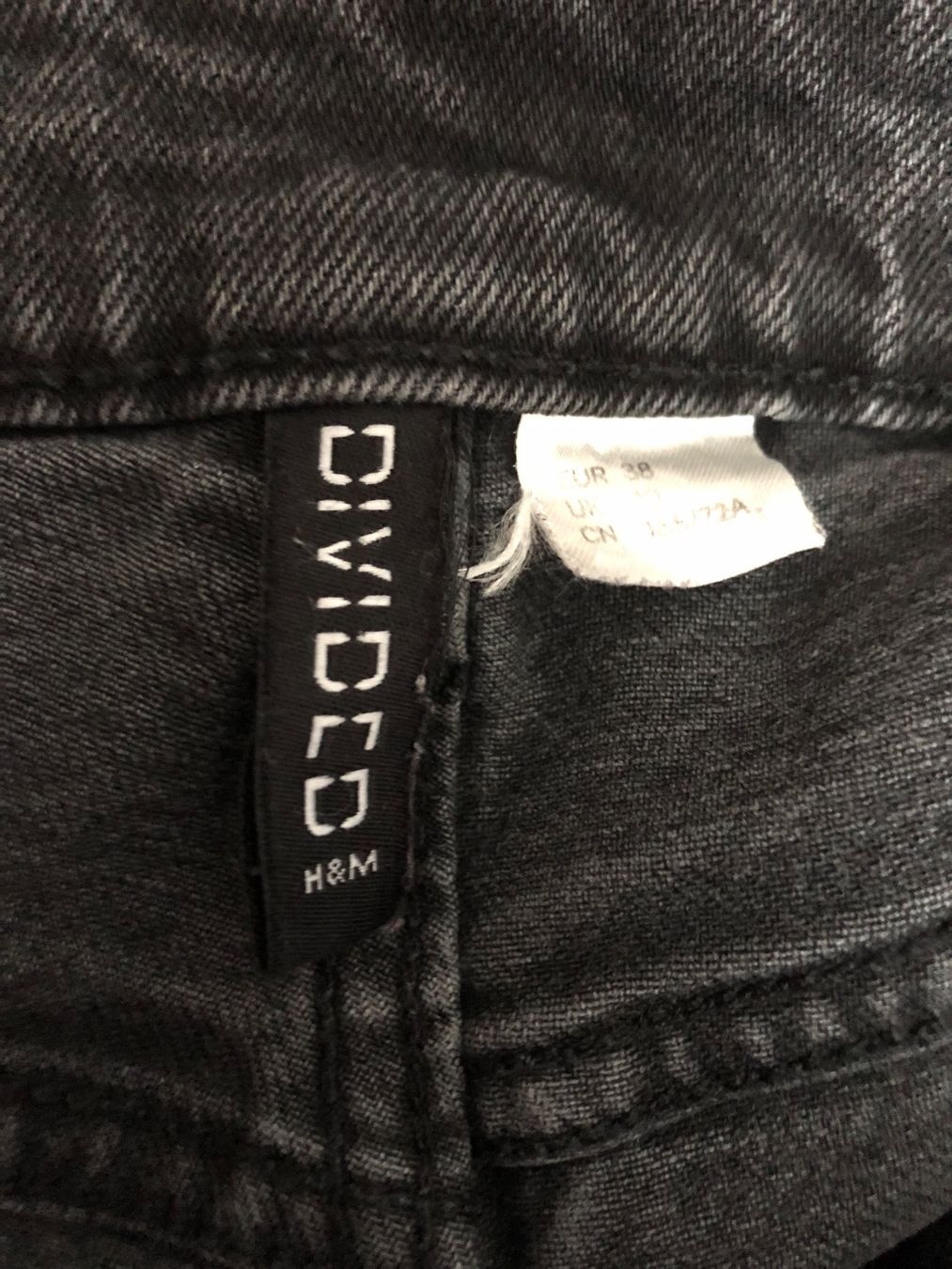 H&M Jeans: Jeans - Grösse 38 - H&M – Usato da Oberuzwil venduto da Tomsi_9 2