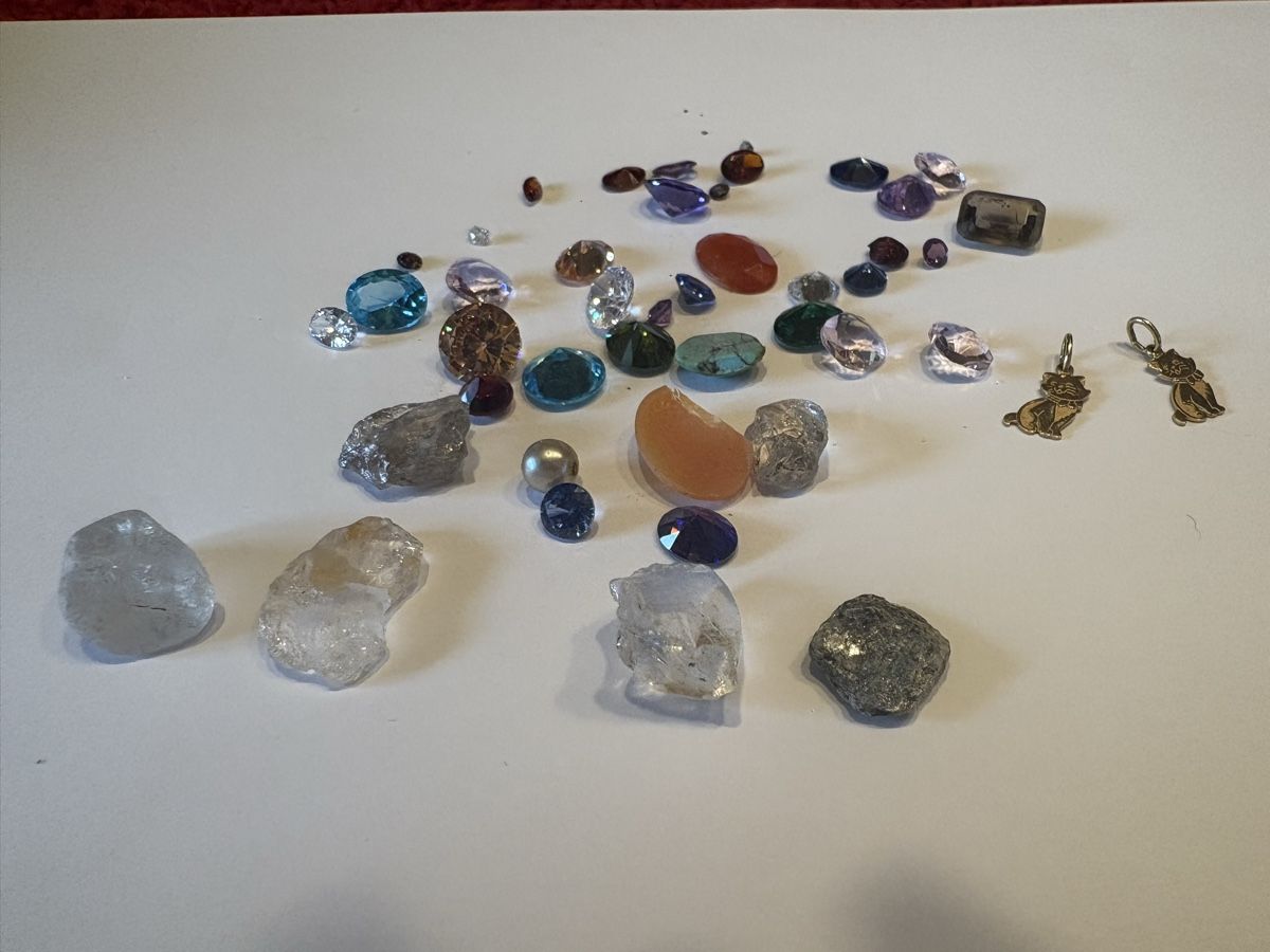 Altri gioielli: Steine von Schmuck mix  – Usato da Murten venduto da Tzaugg 1