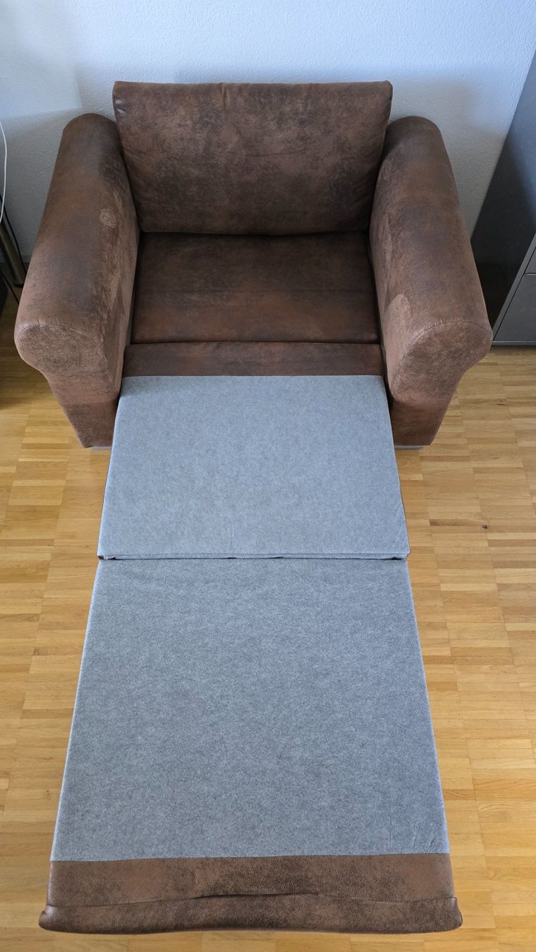 Poltrone: Schlafsessel + Beistelltisch – Usato da Uster venduto da proshka74 1