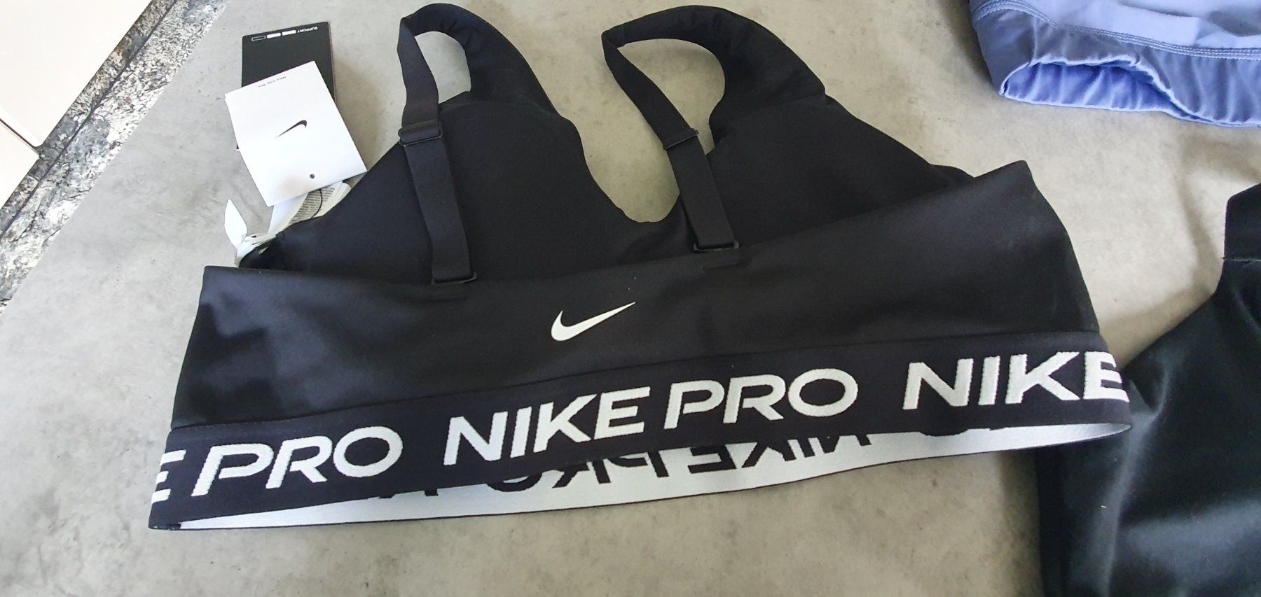 Nike Lotti di vestiti: Sport BH – Nuovo (secondo la descrizione) da Freienstein venduto da Widder11 5